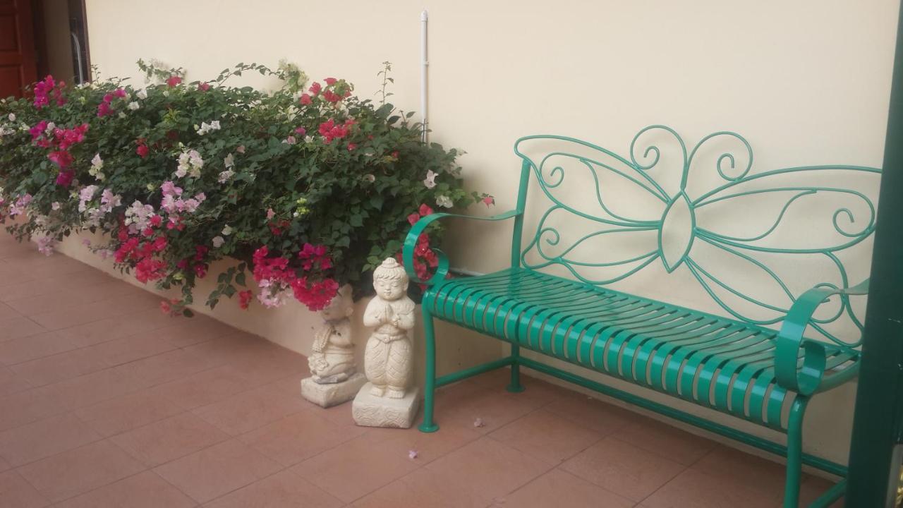 Butterfly Garden Boutique Residences Large Luxury Apts And Villas A Lifetsyle Destination By Neang, Everything You Need All Right Here 1-3 Bedrooms 110 To 190 Sq Mtrs, 2 Full Bathrooms, Rain Shower, Spa Bath, Bbq, Free Wifi, Staff 24-7, Close To Beac Pattaya Luaran gambar